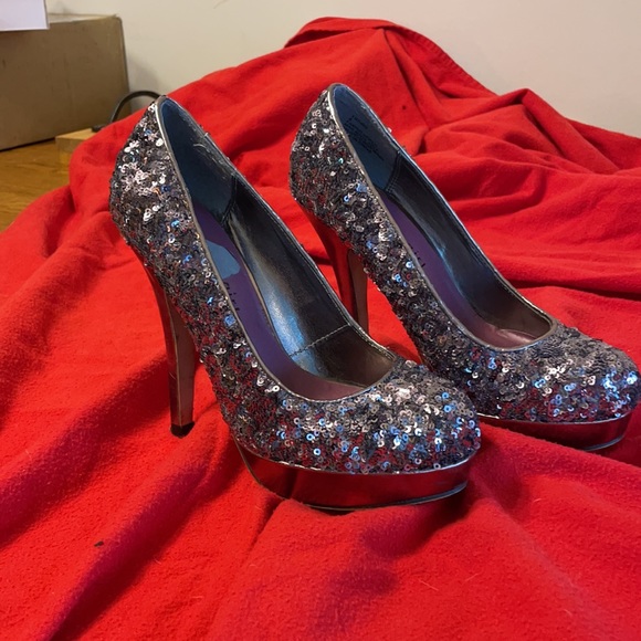 Madden Girl sequenced stilettos sz 6 - Picture 4 of 10